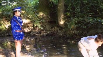 Naughty Thief Gets Into Muddy Catfight With Police Woman Screencap 18 on www.sinx.com