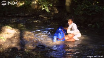 Naughty Thief Gets Into Muddy Catfight With Police Woman Screencap 28 on www.sinx.com