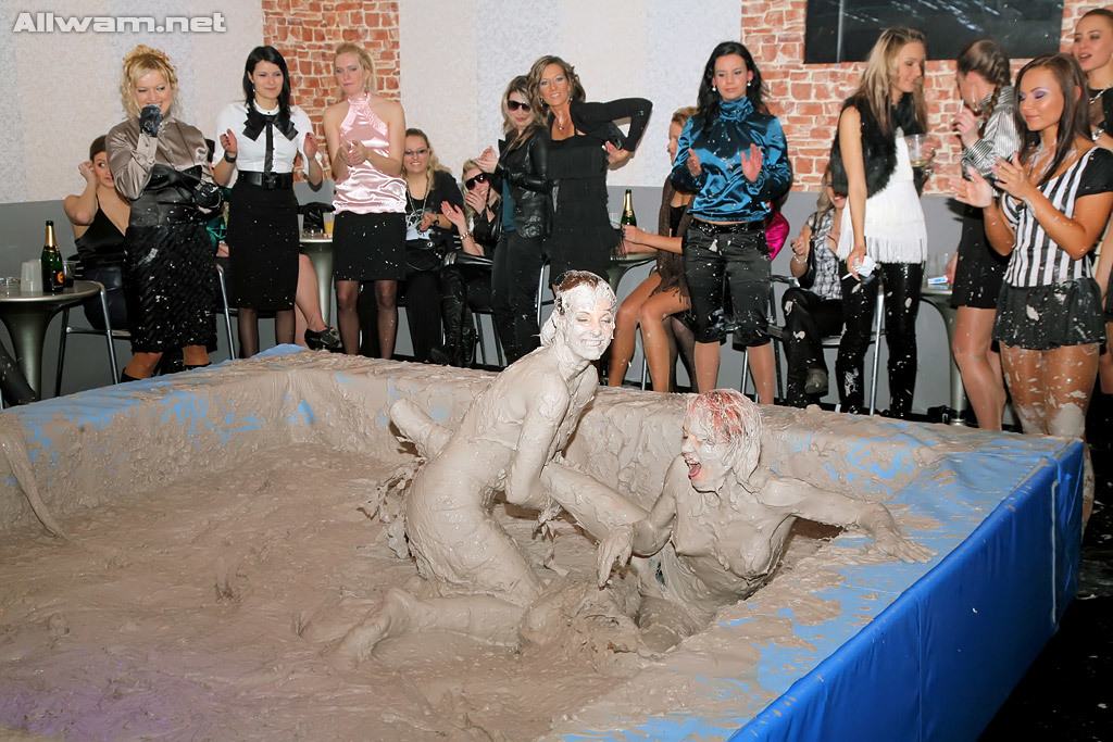 Barbara Sweet vs. Nika on www.sinx.com