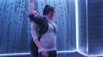 Shower Satisfaction Screencap 59 on www.sinx.com