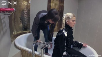 Blonde and brunette shampooing one another Screencap 11 on www.sinx.com