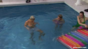 You Dropped My Purse In The Pool, Bitch! Screencap 70 on www.sinx.com