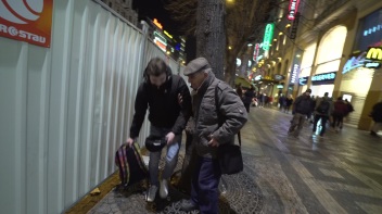 Homeless Twink Gets Cash For Sex Screencap 4 on www.sinx.com