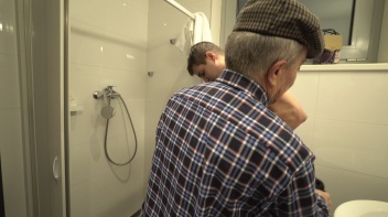 Homeless Twink Gets Cash For Sex Screencap 5 on www.sinx.com