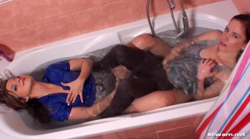 Wetlook Love Before The Club Screencap 66 on www.sinx.com