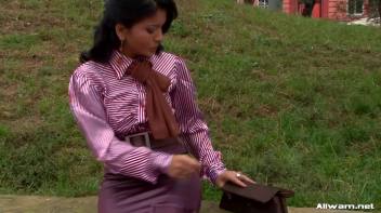 Lady Love In The Tub Screencap 6 on www.sinx.com