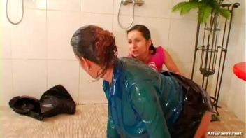 Cooking Up Some Oily Catfights! Screencap 62 on www.sinx.com