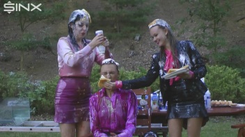 Sexy WAM Food Fight Between Friends Screencap 67 on www.sinx.com