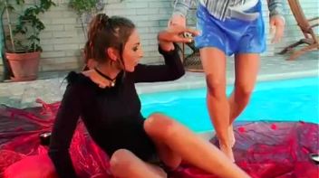 Sensual Wetlook Fun In The Pool Screencap 52 on www.sinx.com