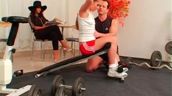 She Pees Haaaard for the Money.... Screencap 1 on www.sinx.com