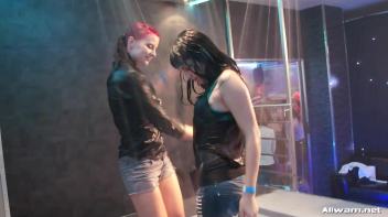 Real Deal Shower Party! Screencap 3 on www.sinx.com