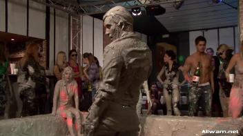 Miss Skinny Takes a Mud Dive Screencap 52 on www.sinx.com