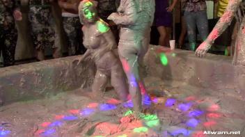 Miss Skinny Takes a Mud Dive Screencap 69 on www.sinx.com