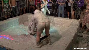 Miss Skinny Takes a Mud Dive Screencap 14 on www.sinx.com