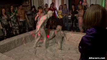 Miss Skinny Takes a Mud Dive Screencap 17 on www.sinx.com