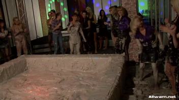 Miss Skinny Takes a Mud Dive Screencap 32 on www.sinx.com