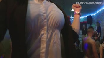 Party Hardcore Gone Crazy Vol. 17 Part 5 - Cam 4 Screencap 89 on www.sinx.com