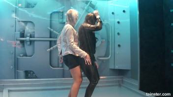 Naughty shower dance Screencap 19 on www.sinx.com