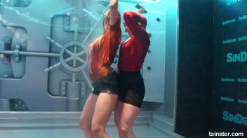 Naughty shower dance Screencap 2 on www.sinx.com