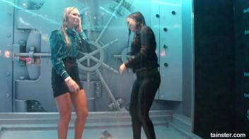 Naughty shower dance Screencap 25 on www.sinx.com