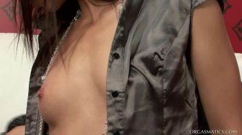 Lipstick Lesbos Go Hardest Screencap 14 on www.sinx.com