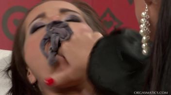 Lipstick Lesbos Go Hardest Screencap 37 on www.sinx.com