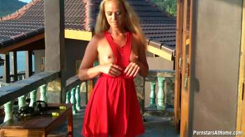 Luxury Blowjob On Luxury Balcony Screencap 6 on www.sinx.com