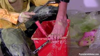 When Chicks Take Over The Paint Job... Screencap 97 on www.sinx.com