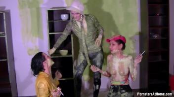 When Chicks Take Over The Paint Job... Screencap 109 on www.sinx.com