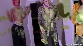 When Chicks Take Over The Paint Job... Screencap 68 on www.sinx.com