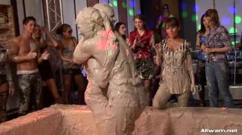 Alex Roars Her Way Through This Mud Battle! Screencap 20 on www.sinx.com