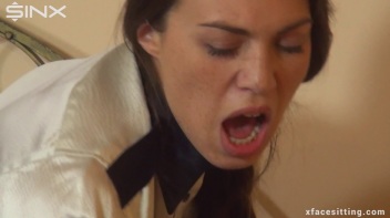 Rubbing Her Pussy In It Screencap 46 on www.sinx.com