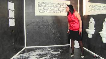 She Won't Miss Out On This SlimeWave Special Offer! Screencap 2 on www.sinx.com