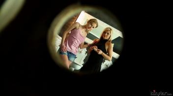 Lesbo Cum Surprise Screencap 7 on www.sinx.com