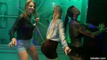 Alter Ego Orgy Part 4 - Main Edit Screencap 30 on www.sinx.com