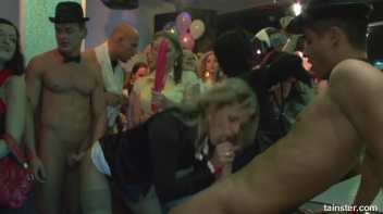 Welcome To The Mad House Part 2 - Cam 3 Screencap 48 on www.sinx.com