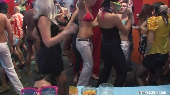 Bikini Beach Balls Part 4 - Cam 2 Screencap 51 on www.sinx.com