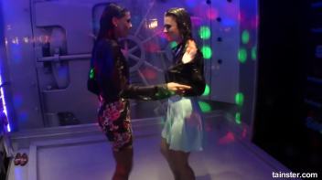 Fanatic Fuckfriends Part 4 - Shower Cam Screencap 53 on www.sinx.com