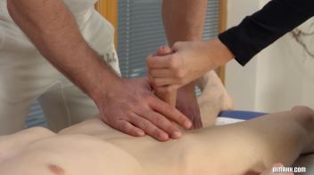 Make It An MMF Massage Screencap 20 on www.sinx.com