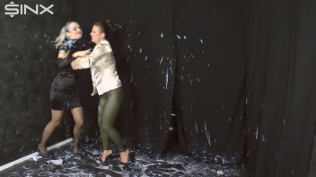 Catfighting WAM Babes Wash Themselves Off Screencap 20 on www.sinx.com
