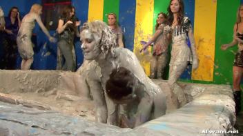 When Two Mud Battles Become One Screencap 90 on www.sinx.com