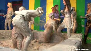 When Two Mud Battles Become One Screencap 92 on www.sinx.com