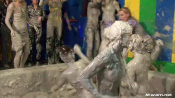 When Two Mud Battles Become One Screencap 106 on www.sinx.com