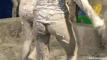 When Two Mud Battles Become One Screencap 109 on www.sinx.com