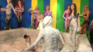 When Two Mud Battles Become One Screencap 36 on www.sinx.com