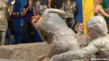 When Two Mud Battles Become One Screencap 59 on www.sinx.com