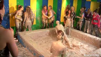 When Two Mud Battles Become One Screencap 82 on www.sinx.com