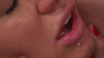 Foxy Face Licking Girlfriends Screencap 38 on www.sinx.com