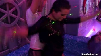 Holiday Hotties Part 4 - Shower Cam Screencap 12 on www.sinx.com