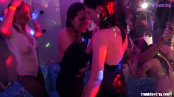 Holiday Hotties Part 4 - Shower Cam Screencap 13 on www.sinx.com